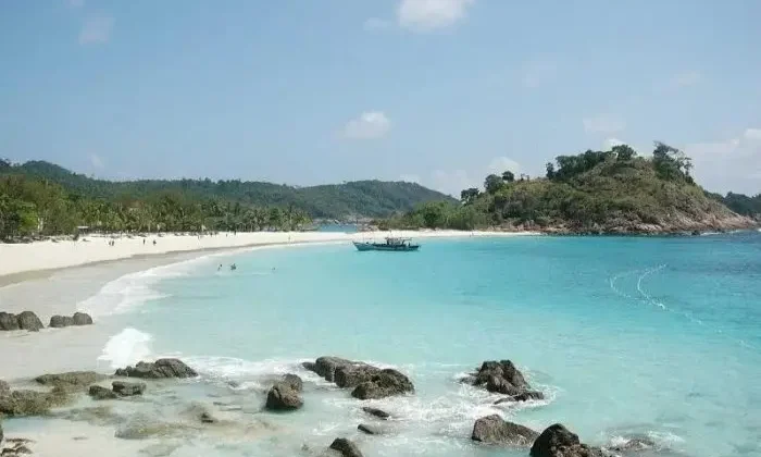 10 Beaches in Singkawang: Top Travel Destinations with Stunning Seaside Views and Peaceful Tropical Atmosphere